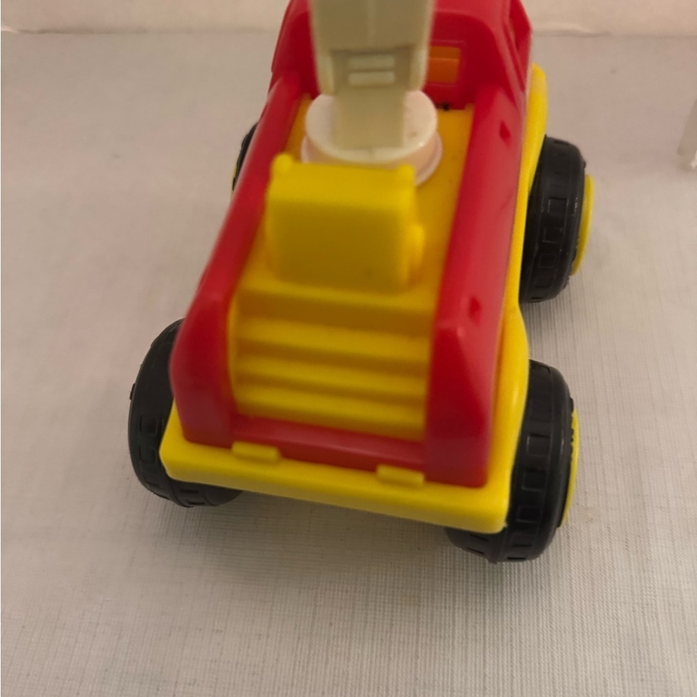 Bright Red and Yellow Tonka Fire Rescue Toy Truck with Ladder. - Picture 9 of 12